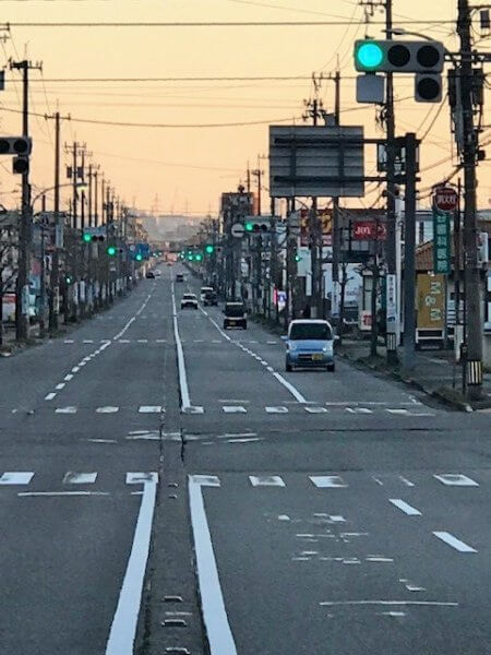 まっすぐな道